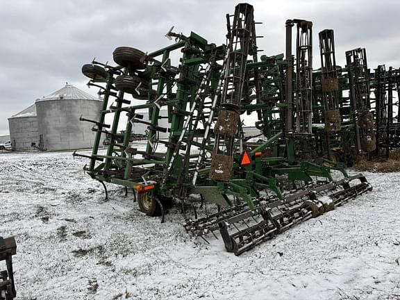 Image of John Deere 2210 equipment image 1