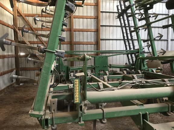 Image of John Deere 2210 equipment image 4