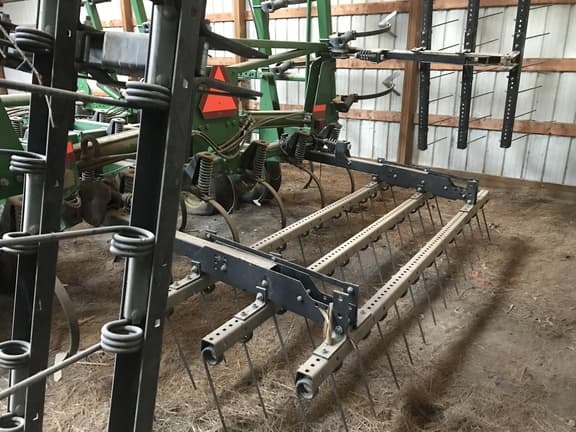 Image of John Deere 2210 equipment image 3