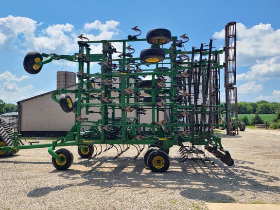 Image of John Deere 2210 equipment image 3
