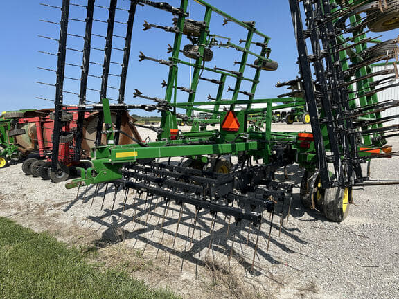 Image of John Deere 2210 Image 1