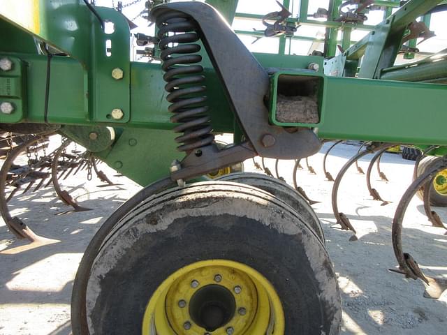 Image of John Deere 2210 equipment image 4