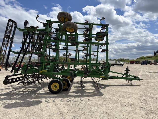 Image of John Deere 2210 equipment image 3