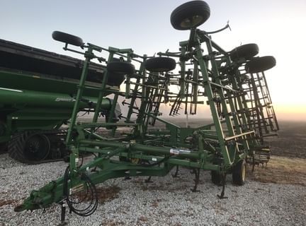 Main image John Deere 2210L