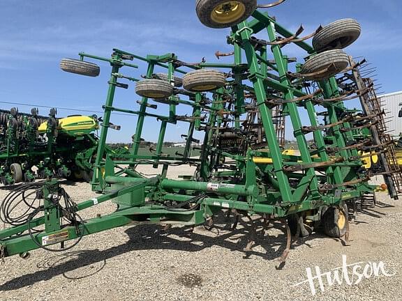 Image of John Deere 2210L equipment image 1