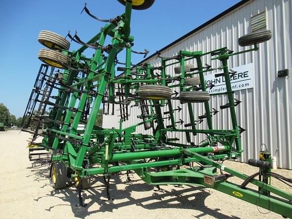 Image of John Deere 2210 equipment image 4