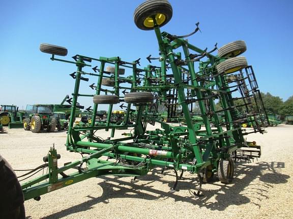 Image of John Deere 2210 equipment image 3