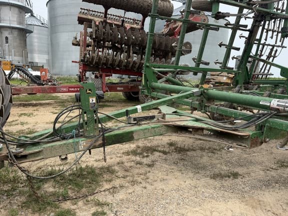 Image of John Deere 2210 equipment image 3