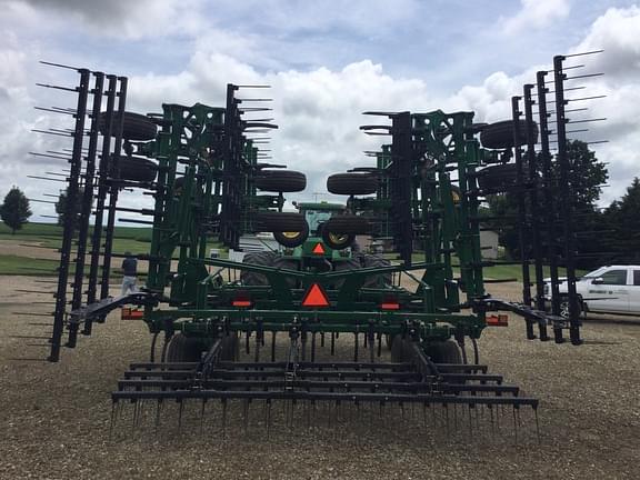 Image of John Deere 2210 equipment image 3