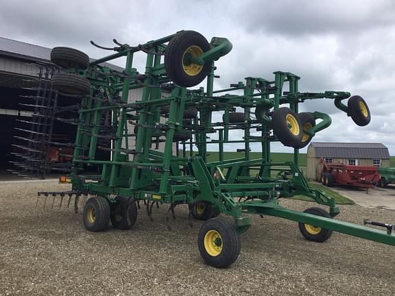 Image of John Deere 2210 Primary image