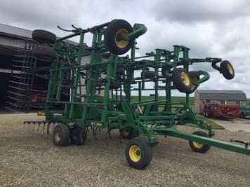 Main image John Deere 2210