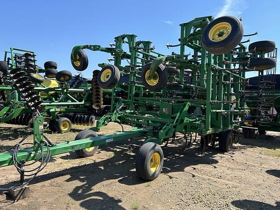 Image of John Deere 2210 equipment image 1