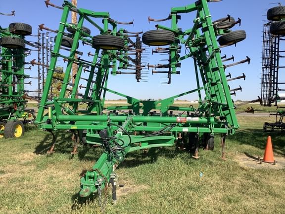 Main image John Deere 2210L