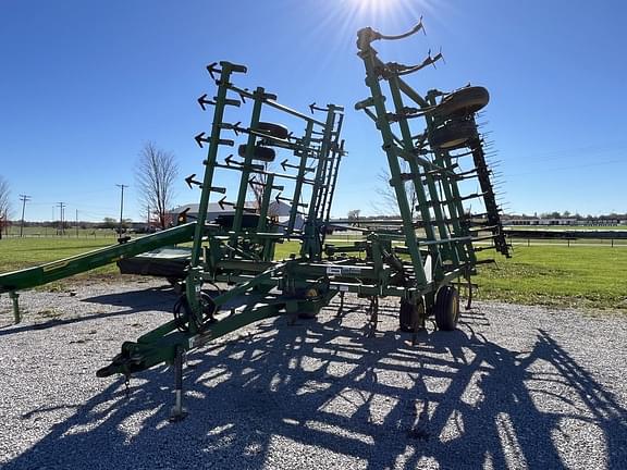 Image of John Deere 2210L equipment image 2