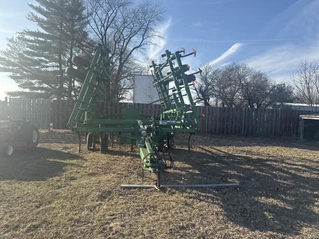 Image of John Deere 2210 equipment image 1