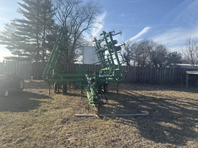 Image of John Deere 2210 equipment image 1