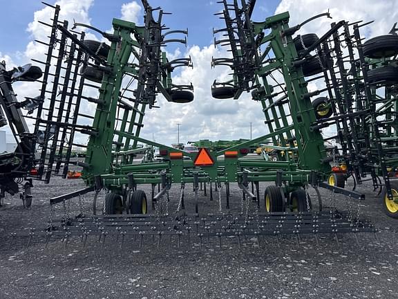 Image of John Deere 2210L equipment image 3