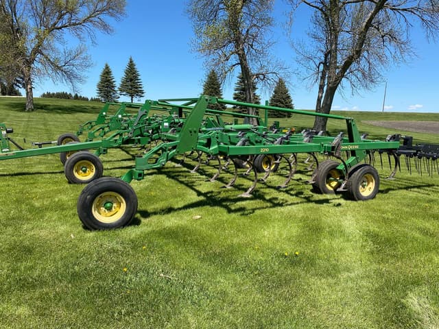Image of John Deere 2210 equipment image 2
