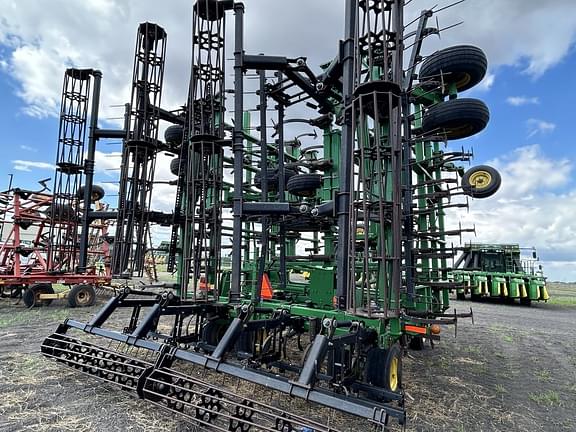 Image of John Deere 2210 equipment image 1