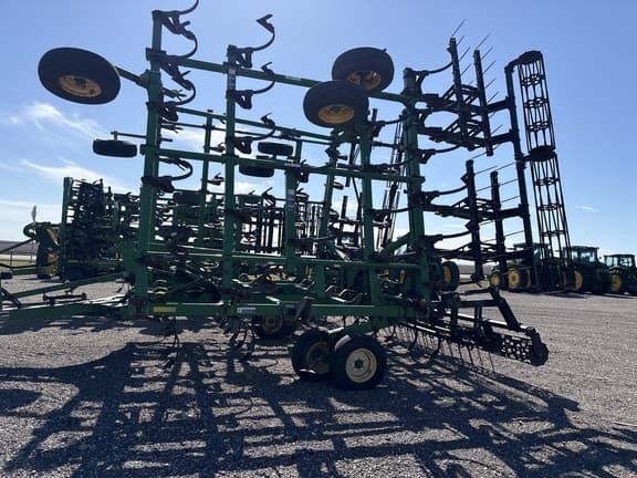 Image of John Deere 2210 equipment image 2