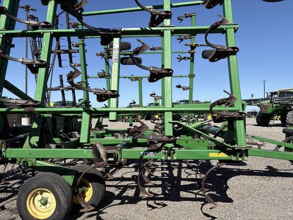 Image of John Deere 2210 equipment image 4