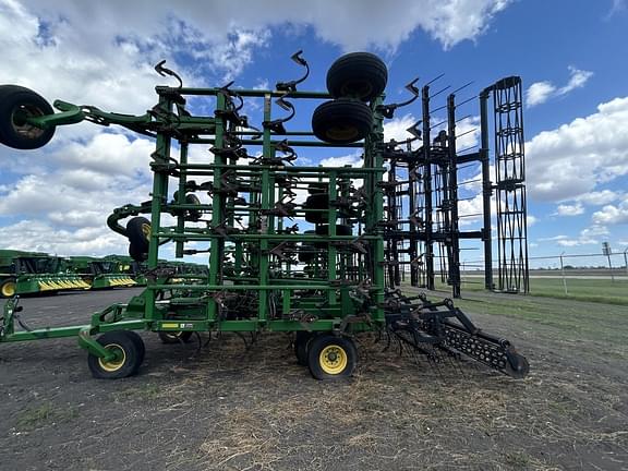 Image of John Deere 2210 equipment image 4