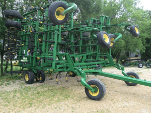 2011 John Deere 2210 Image