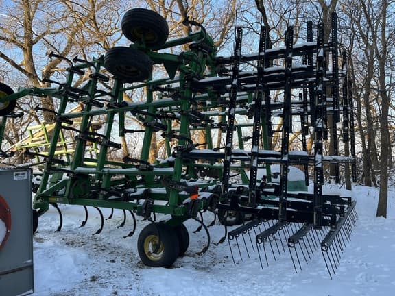 Image of John Deere 2210 equipment image 1