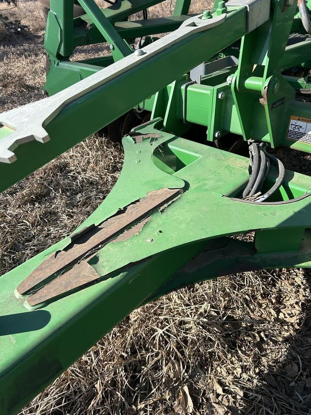 Image of John Deere 2310 equipment image 1