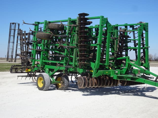 Image of John Deere 2310 equipment image 1