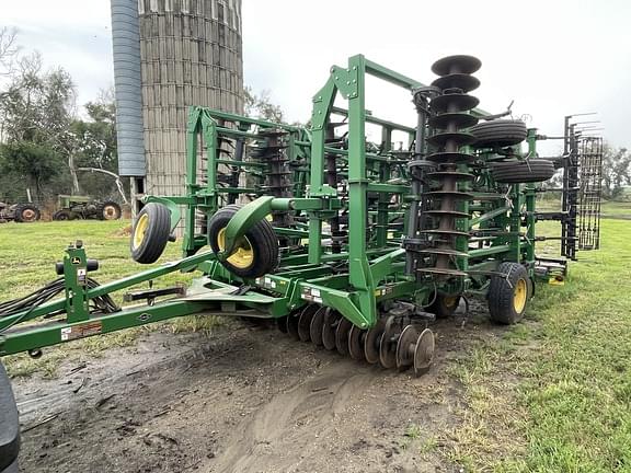 Image of John Deere 2310 equipment image 1