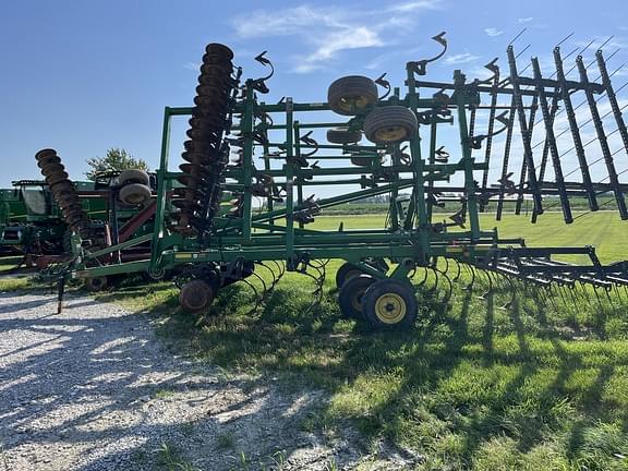 Image of John Deere 2310 equipment image 1