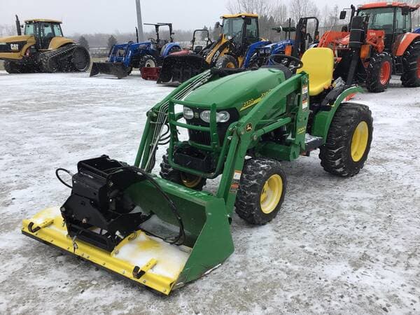 Image of John Deere 2320 equipment image 1