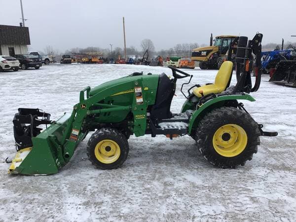 Image of John Deere 2320 equipment image 3