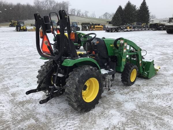 Image of John Deere 2320 equipment image 4