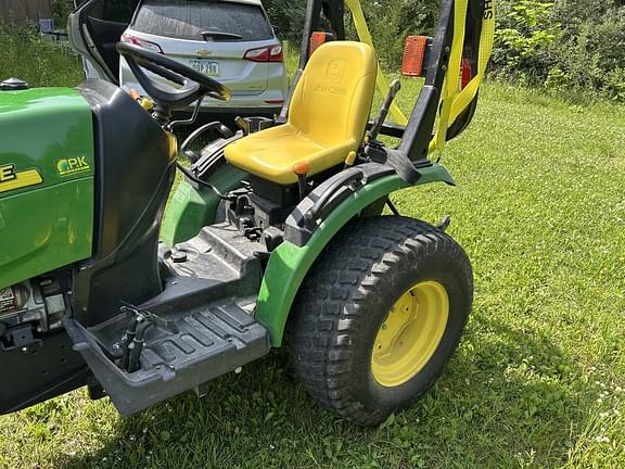 Image of John Deere 2320 equipment image 2