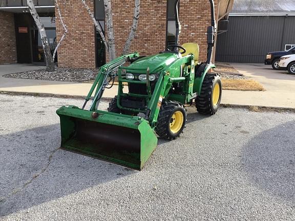 Image of John Deere 2320 equipment image 2