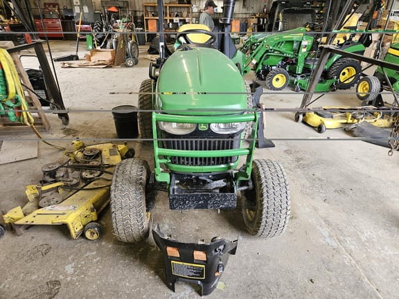 2011 John Deere 2320 Equipment Image0