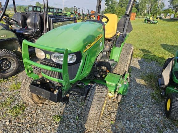 Image of John Deere 2320 equipment image 2