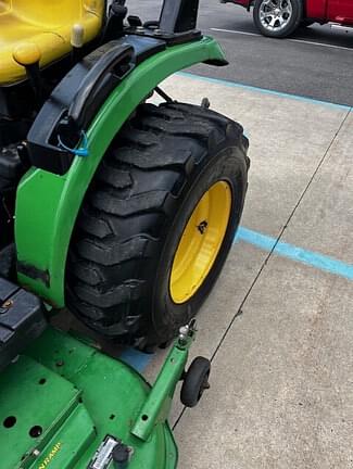 Image of John Deere 2320 equipment image 4