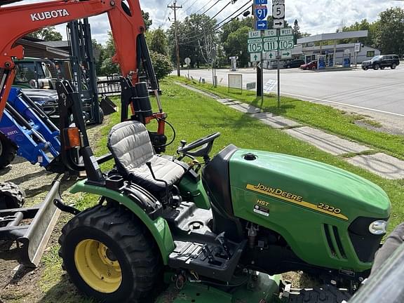 Image of John Deere 2320 equipment image 4