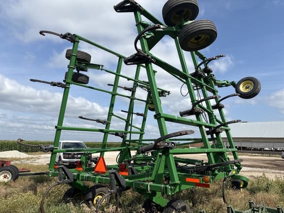 Image of John Deere 2410 equipment image 3
