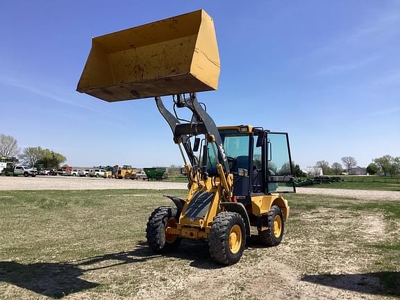 Image of John Deere 244J equipment image 2