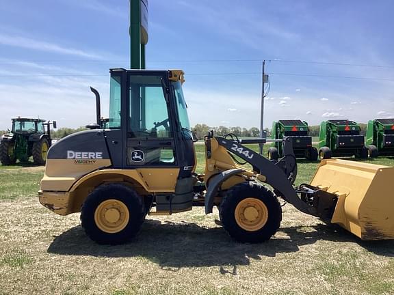 Image of John Deere 244J equipment image 3