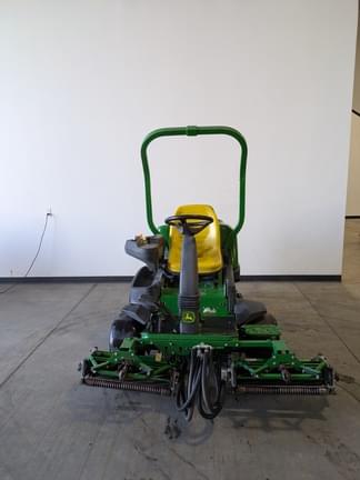 Image of John Deere 2500B equipment image 2
