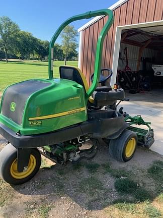 Image of John Deere 2500B equipment image 2