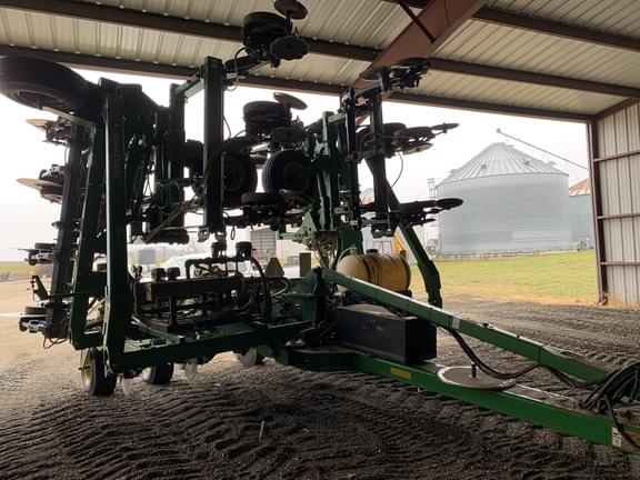 Image of John Deere 2510H equipment image 1