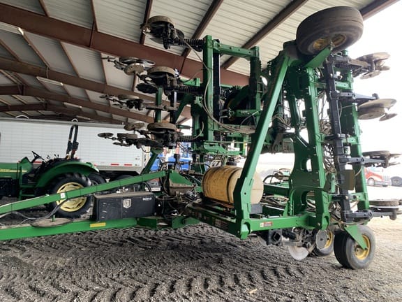 2011 John Deere 2510H Equipment Image0