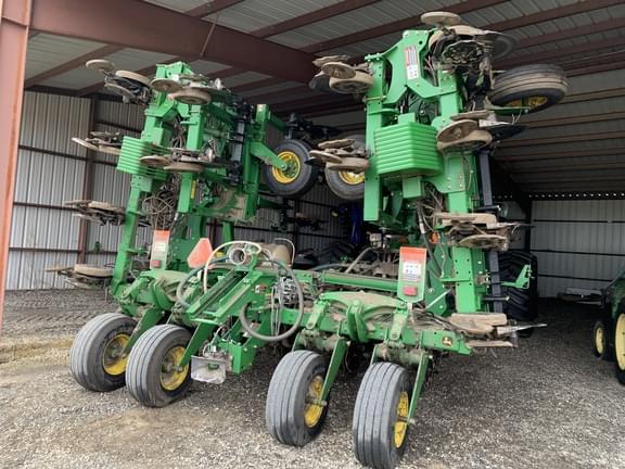 Image of John Deere 2510H equipment image 3