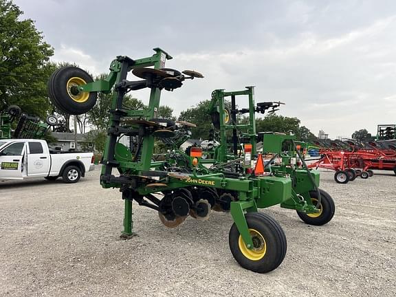 Image of John Deere 2510H equipment image 2